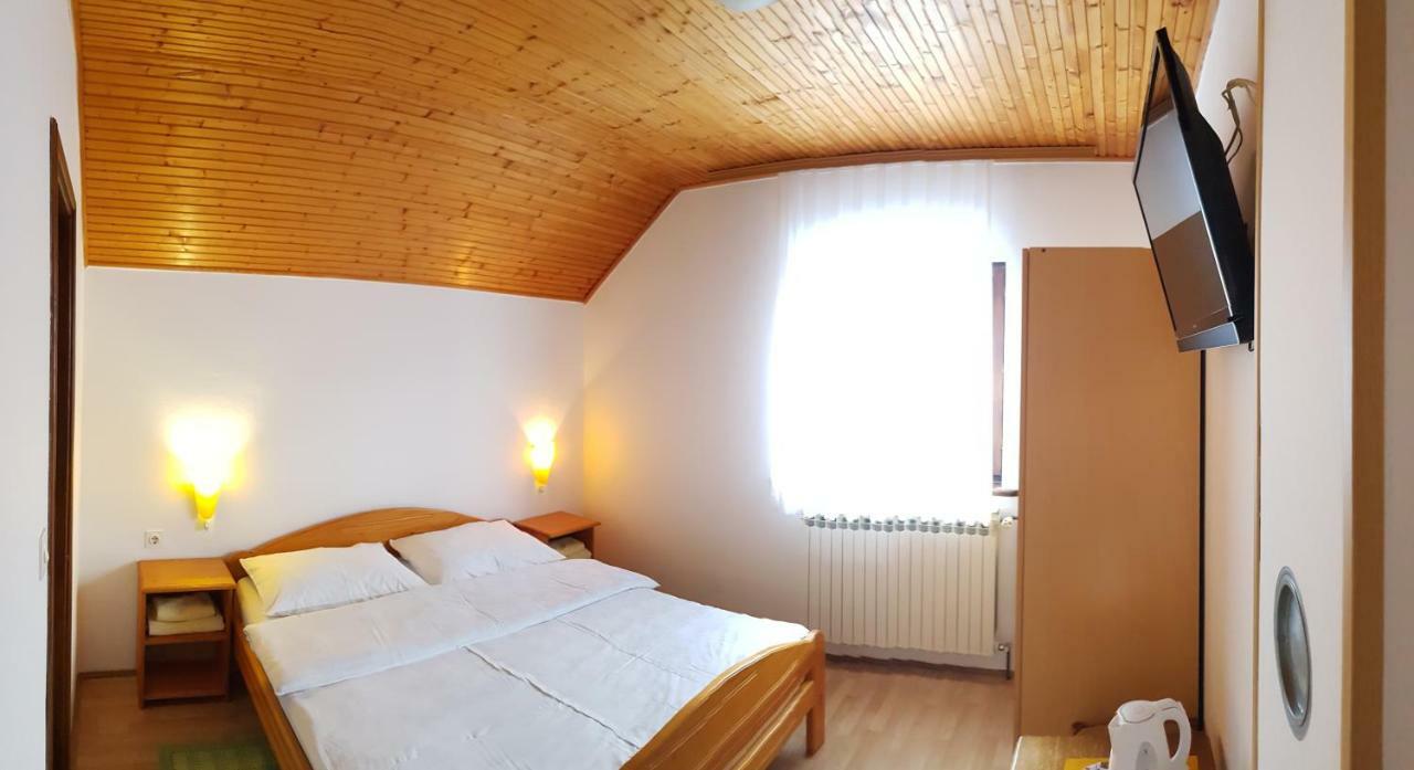 House Anamarija Hotel Seliste Dreznicko Exterior photo
